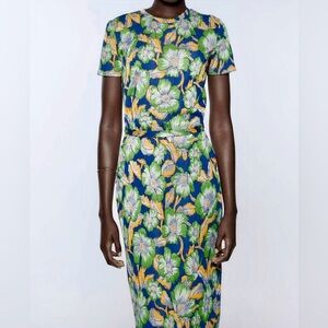 Floral Short Sleeve Jacquard Knit Midi Dress